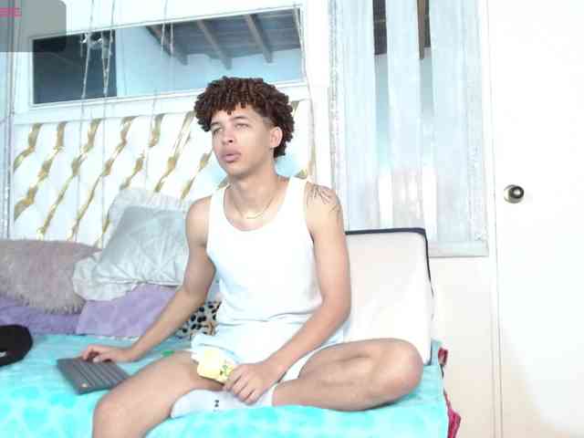 ian-smith Sex Cam Show
