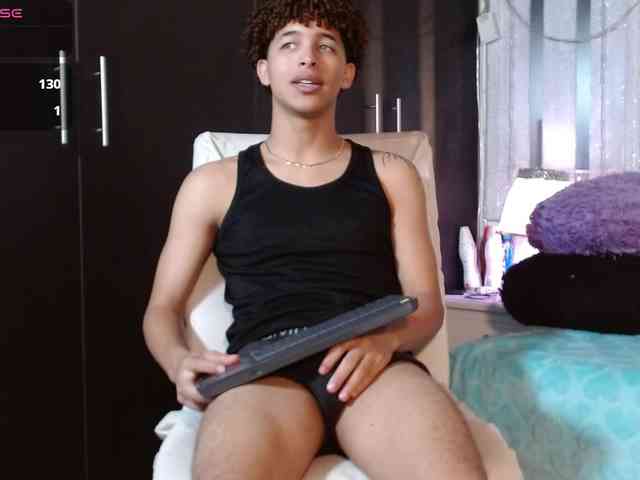 ian-smith Sex Cam Show