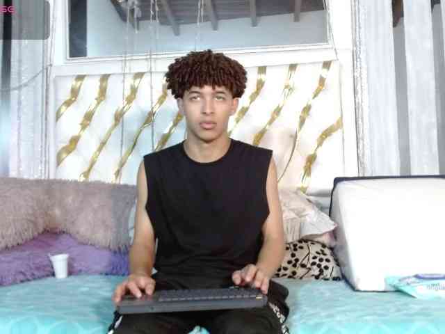 ian-smith Sex Cam Show