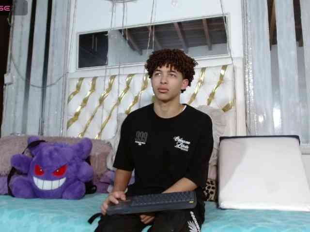 ian-smith Sex Cam Show