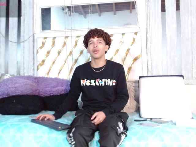 ian-smith Sex Cam Show