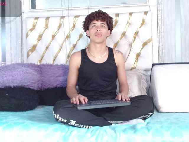 ian-smith Sex Cam Show