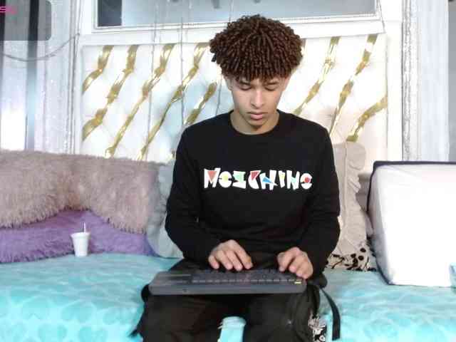 ian-smith Sex Cam Show