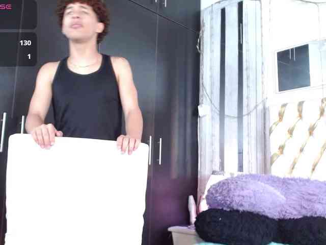 ian-smith Sex Cam Show