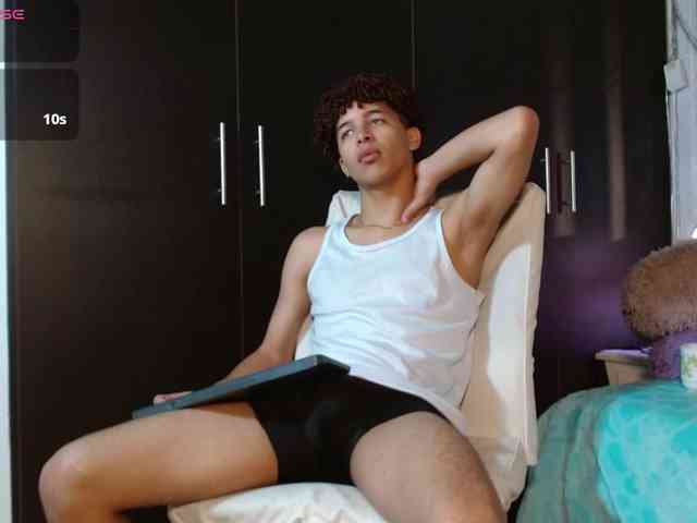 ian-smith Sex Cam Show
