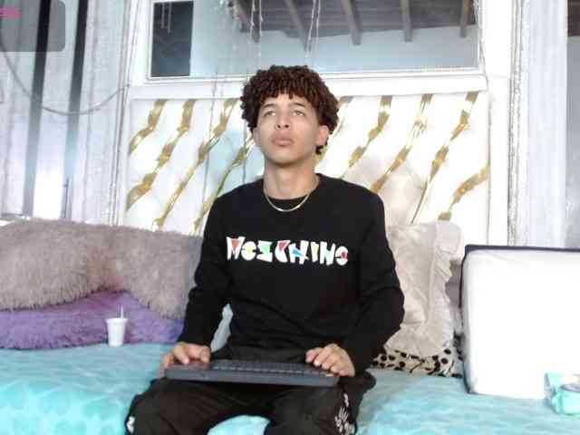 ian-smith Sex Cam Show