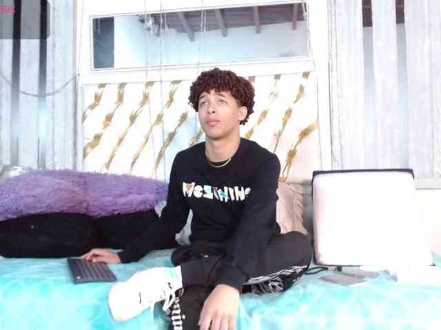 ian-smith Sex Cam Show