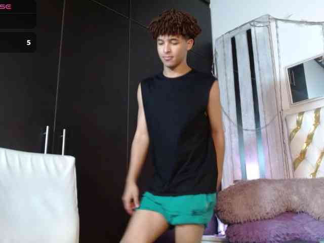 ian-smith Sex Cam Show