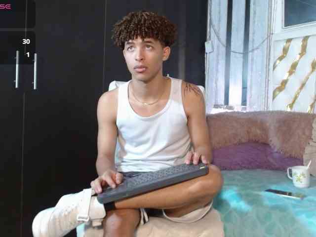 ian-smith Sex Cam Show