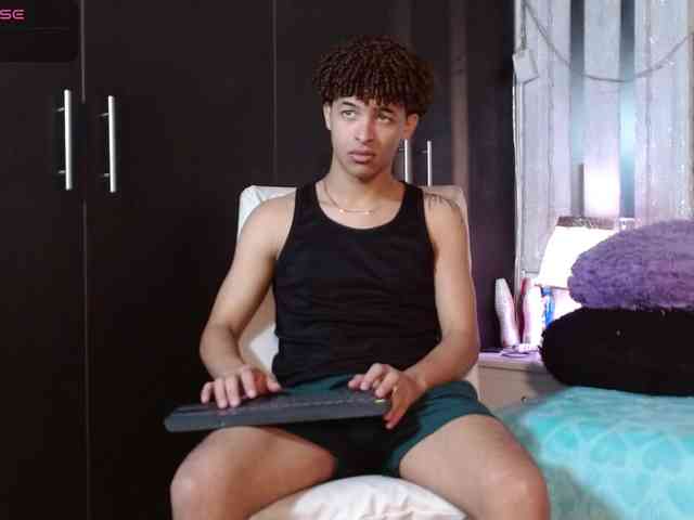 ian-smith Sex Cam Show