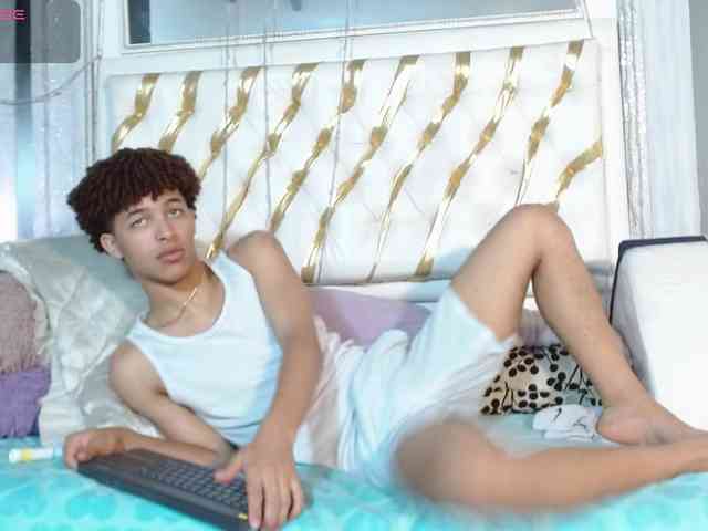 ian-smith Sex Cam Show