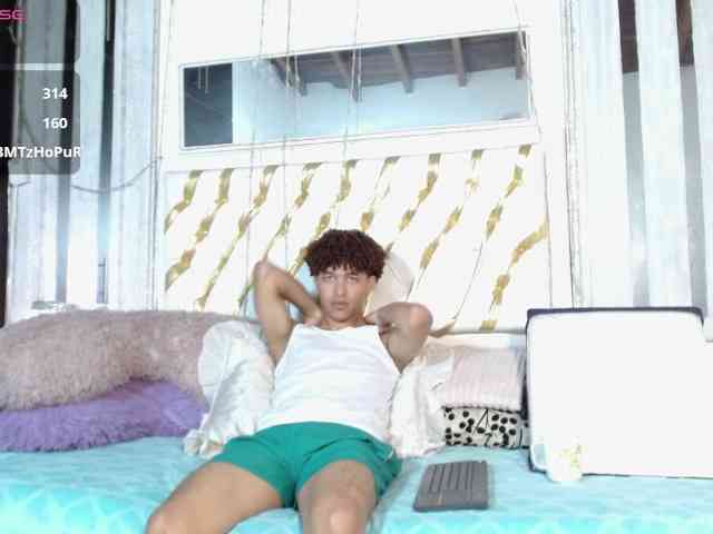 ian-smith Sex Cam Show