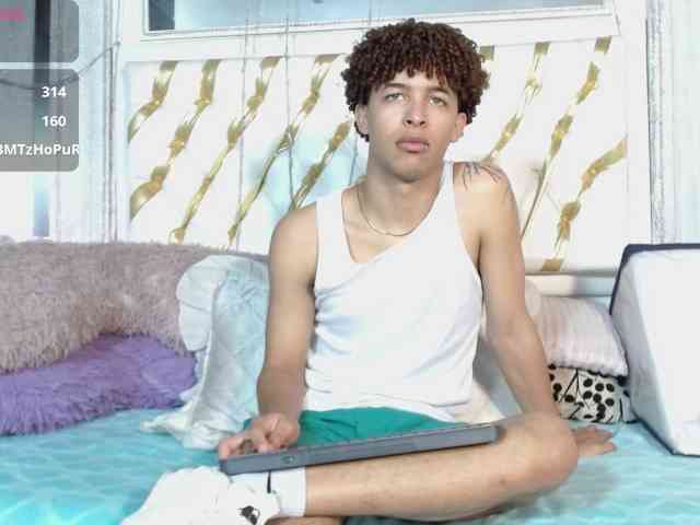 ian-smith Sex Cam Show