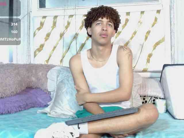 ian-smith Sex Cam Show