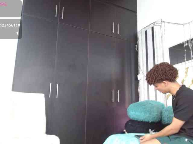 ian-smith Sex Cam Show