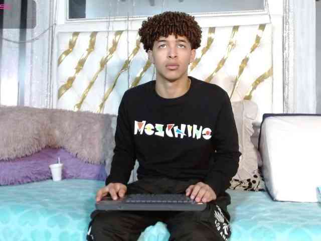 ian-smith Sex Cam Show