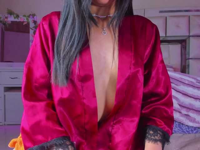 emili-clark live cam on BongaCams