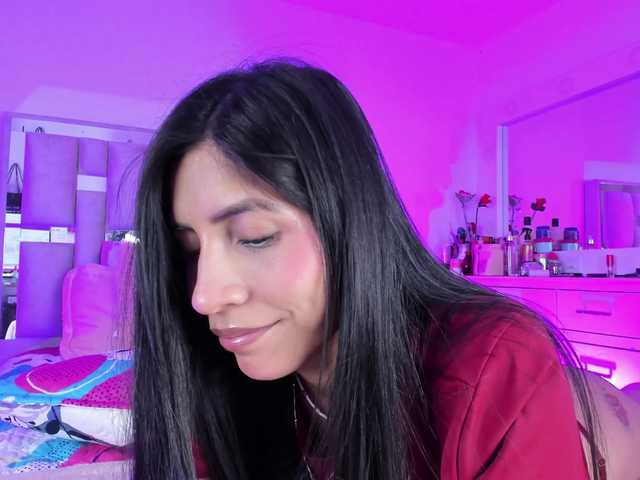 emili-clark canlı kamera: BongaCams