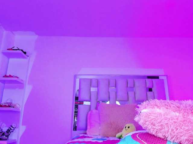 emili-clark live cam on BongaCams