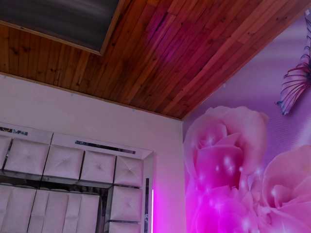 emili-clark live cam on BongaCams