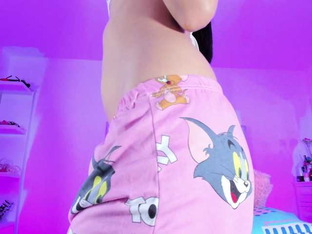 emili-clark live cam on BongaCams