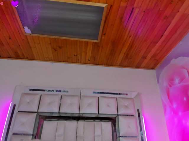emili-clark live cam on BongaCams