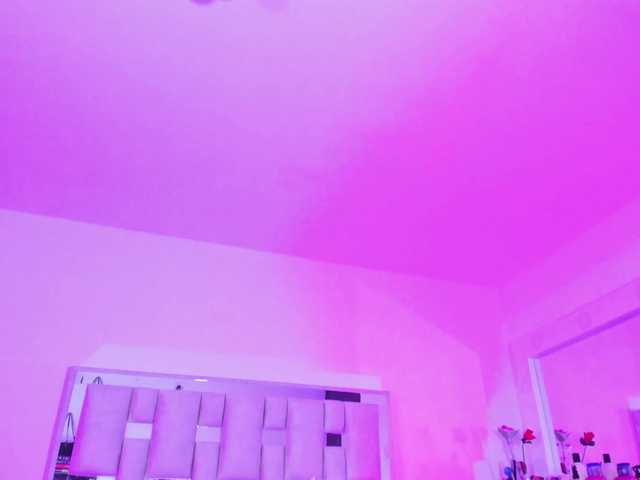 emili-clark live webcam show