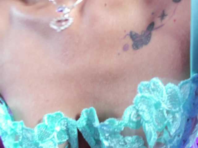 emili-clark live sex show