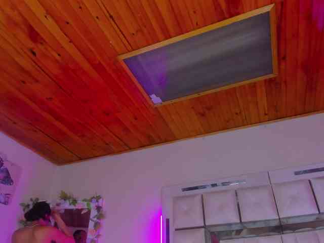 emili-clark webcam