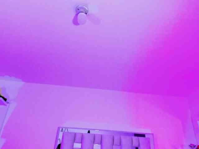 emili-clark webcam