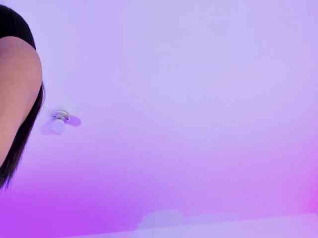 emili-clark webcam