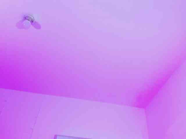 emili-clark webcam
