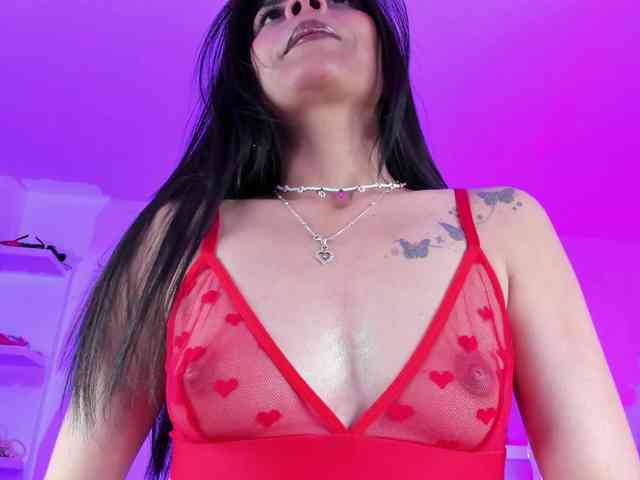 emili-clark webcam