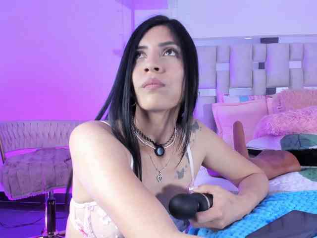 emili-clark