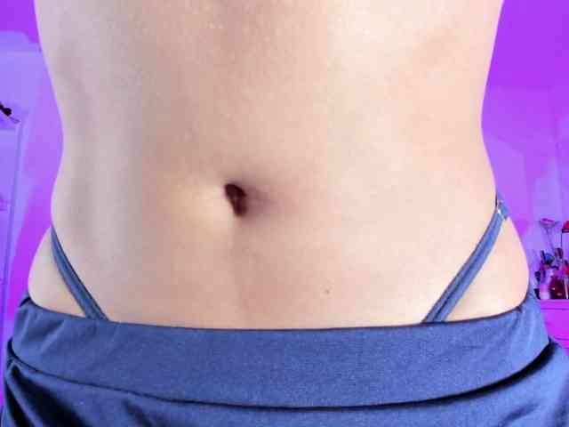 emili-clark webcam