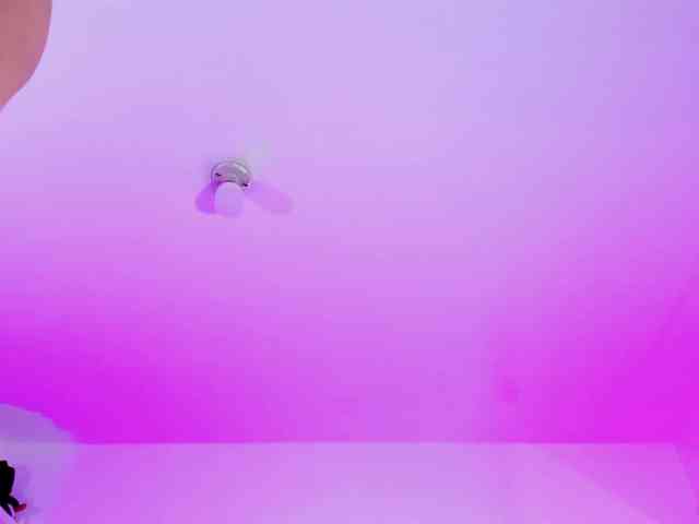 emili-clark webcam
