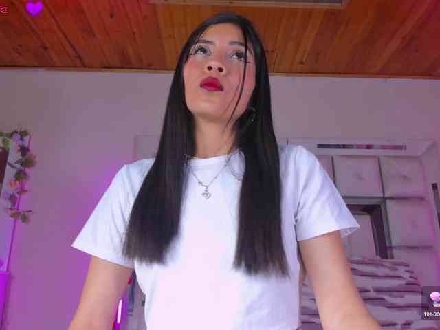 emili-clark webcam