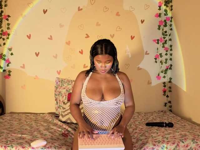 Emmaconner-1 live cam on BongaCams