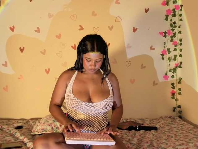 Emmaconner-1 live cam on BongaCams