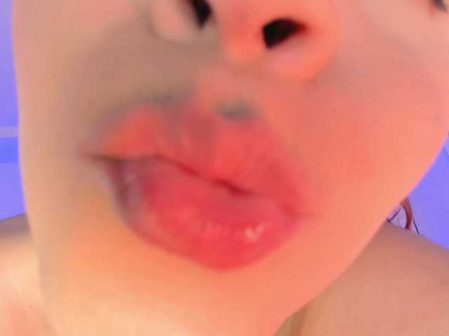 roshanilewis live cam on BongaCams