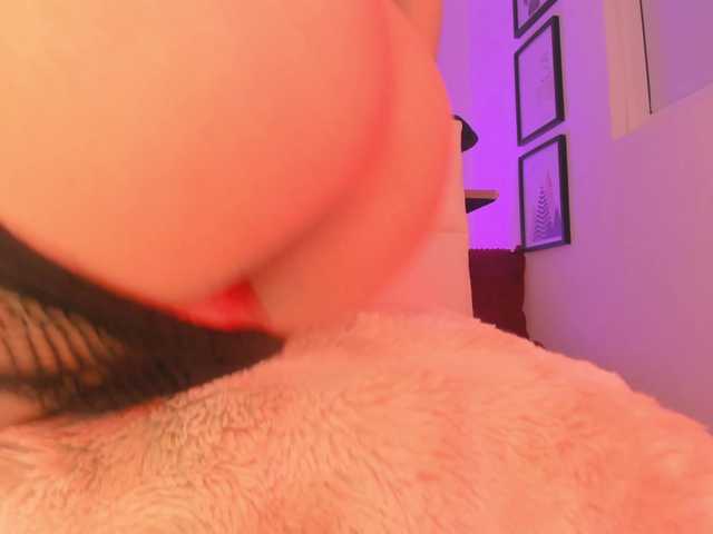 roshanilewis live cam on BongaCams