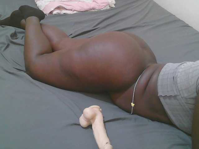 Pretty-novah live cam on BongaCams