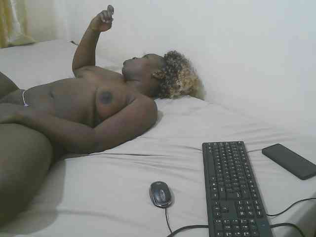 Pretty-novah webcam
