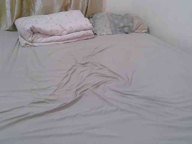 Pretty-novah webcam