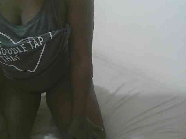 Pretty-novah webcam