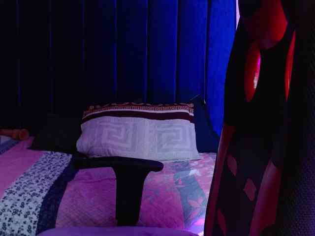 Lucy-wish1 webcam