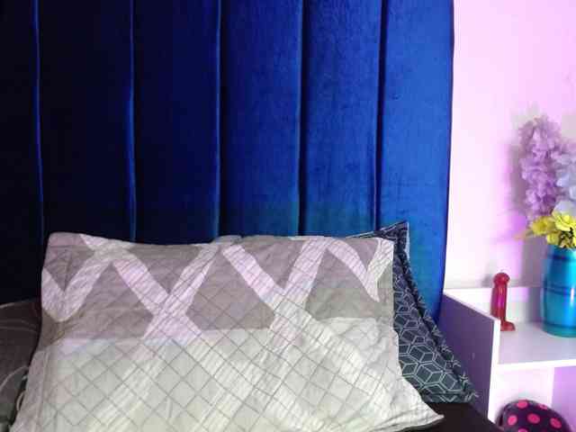 Lucy-wish1 webcam