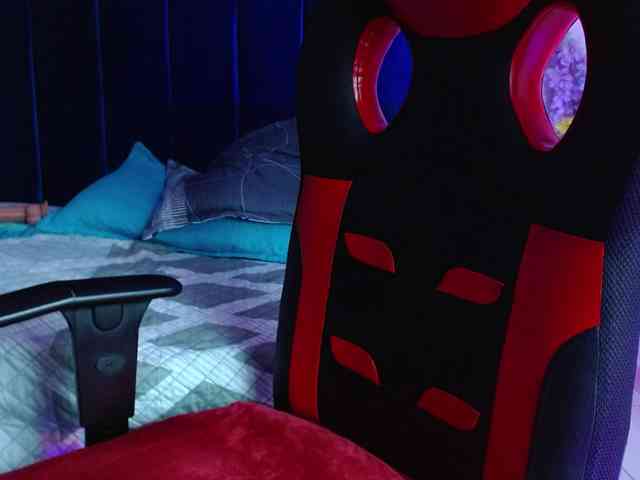 Lucy-wish1 webcam