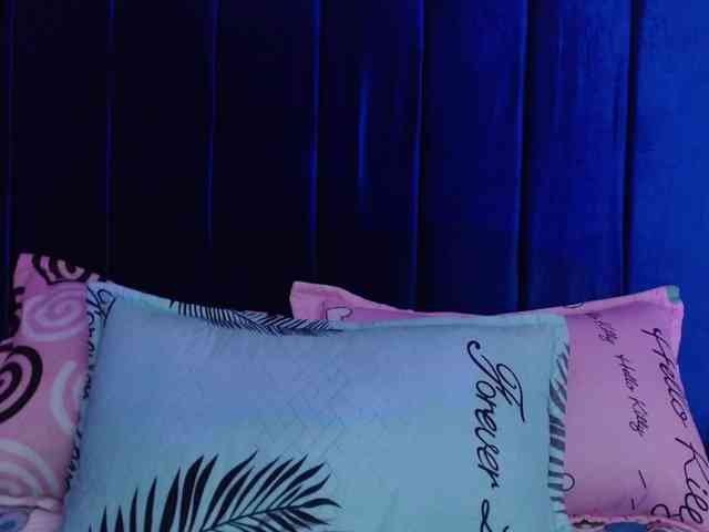 Lucy-wish1 webcam