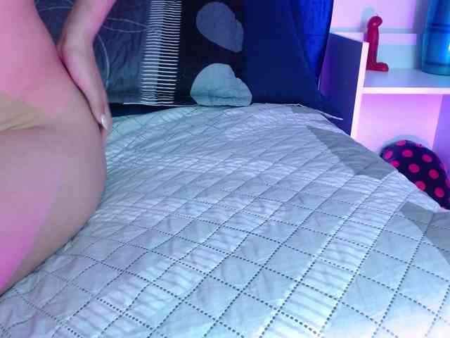 Lucy-wish1 webcam